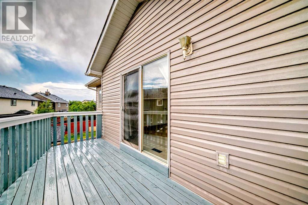 Single Family House 4 Level for Sale in  Martha