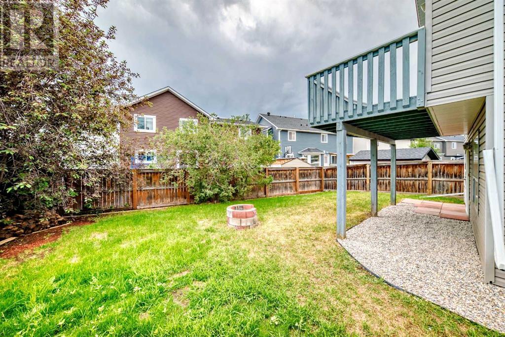 Single Family House 4 Level for Sale in  Martha