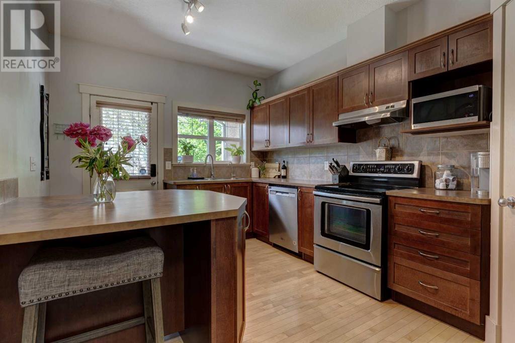 Single Family House for Sale in   Wentworth Avenue SW West Springs Calgary 