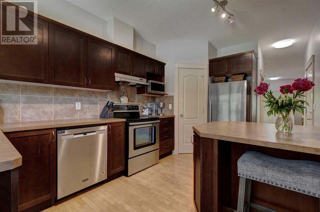 Single Family House for Sale in   Wentworth Avenue SW West Springs Calgary 
