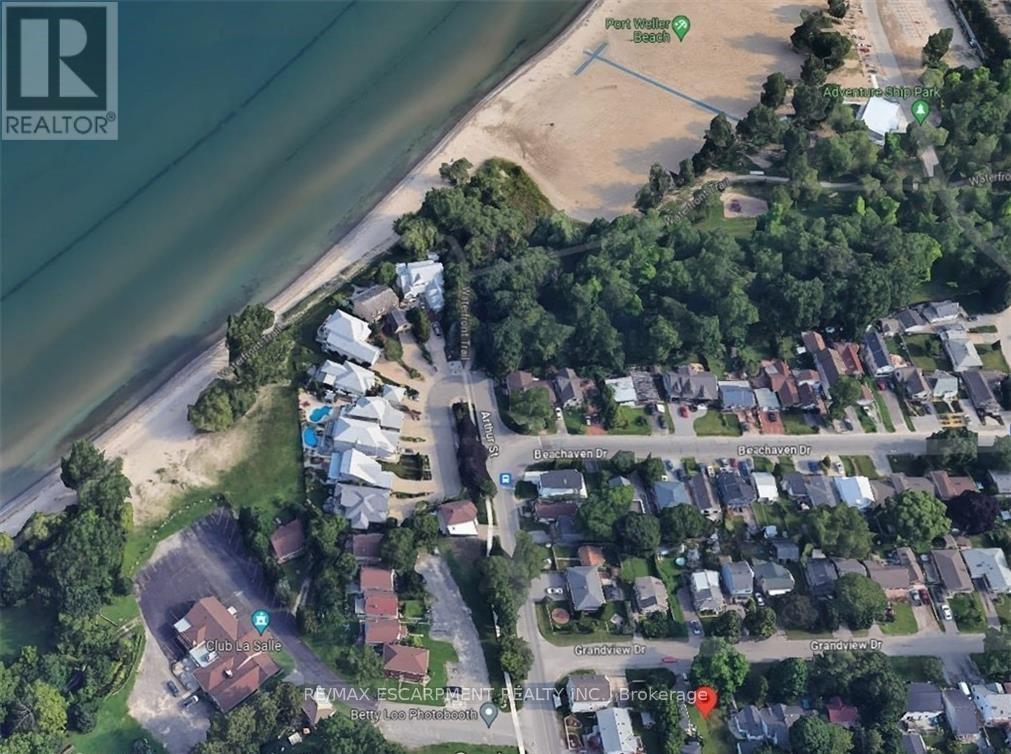 Photo 5 of 4 Grandview Drive, St Catharines ON