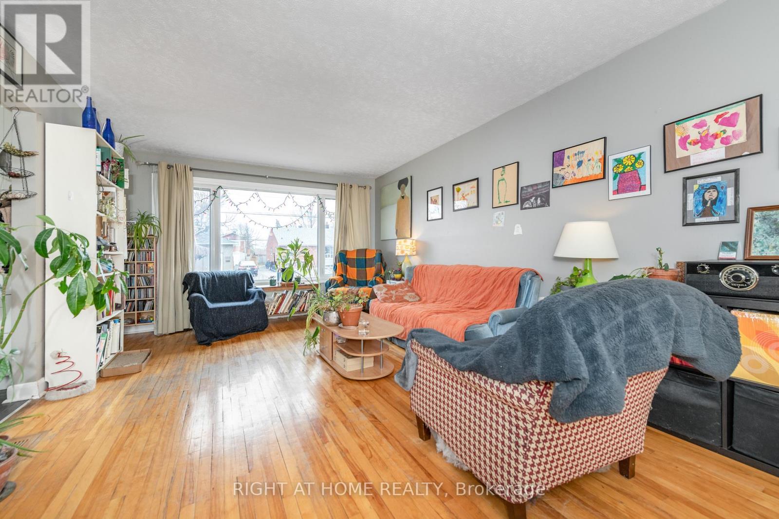 Photo 10 of 2421 Iris Street, Ottawa ON
