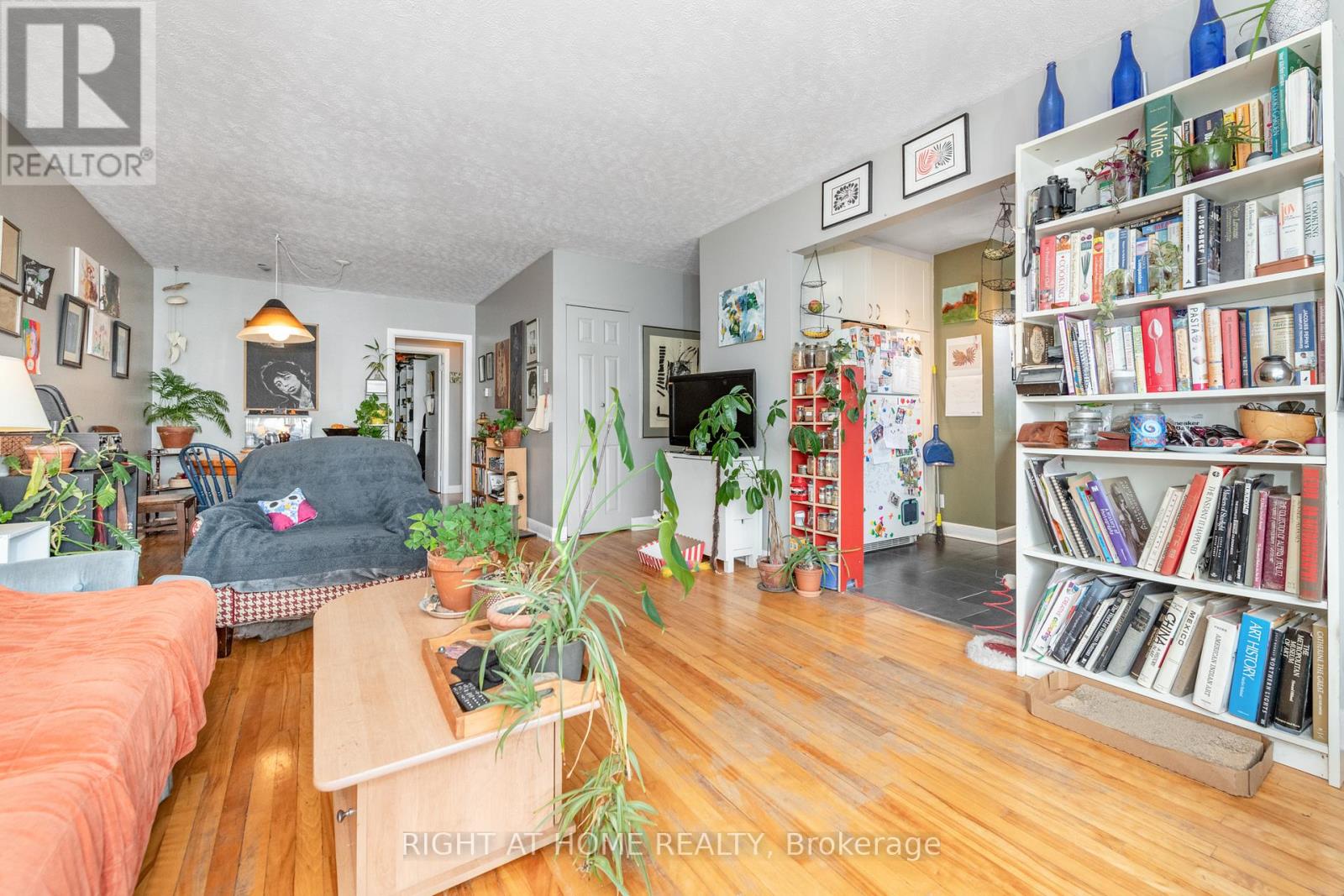 Photo 12 of 2421 Iris Street, Ottawa ON
