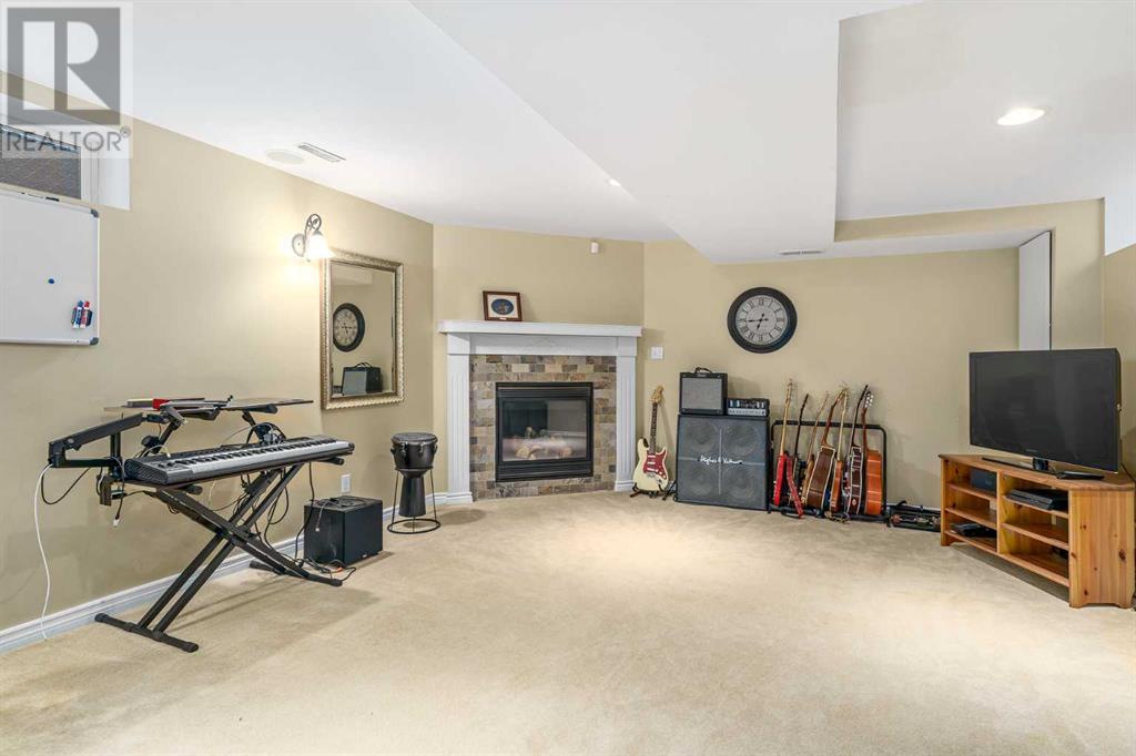 Single Family House for Sale in   Avenue SW Windsor Park Calgary 