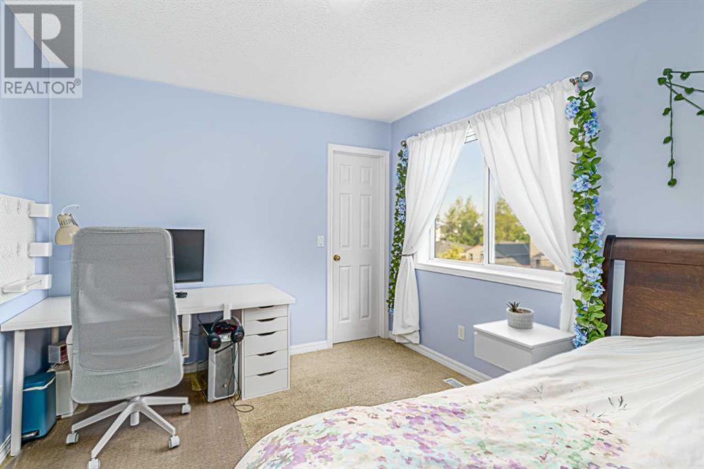 Single Family House for Sale in   Avenue SW Windsor Park Calgary 
