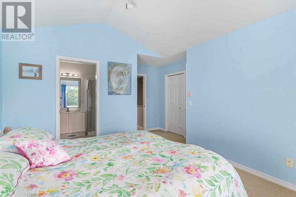 Single Family House for Sale in   Avenue SW Windsor Park Calgary 