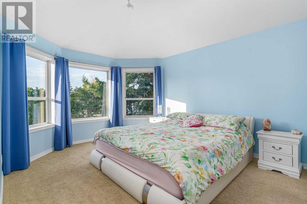 Single Family House for Sale in   Avenue SW Windsor Park Calgary 