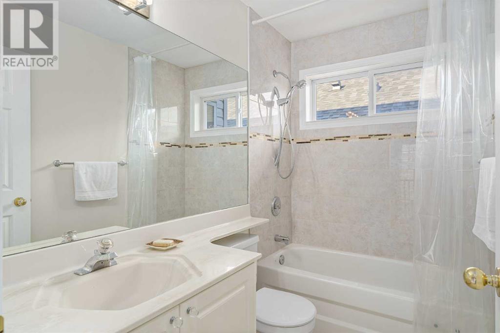 Single Family House for Sale in   Avenue SW Windsor Park Calgary 