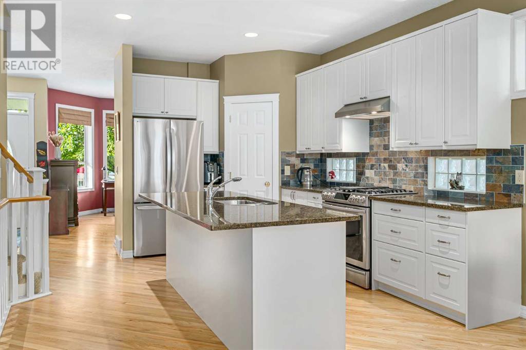 Single Family House for Sale in   Avenue SW Windsor Park Calgary 
