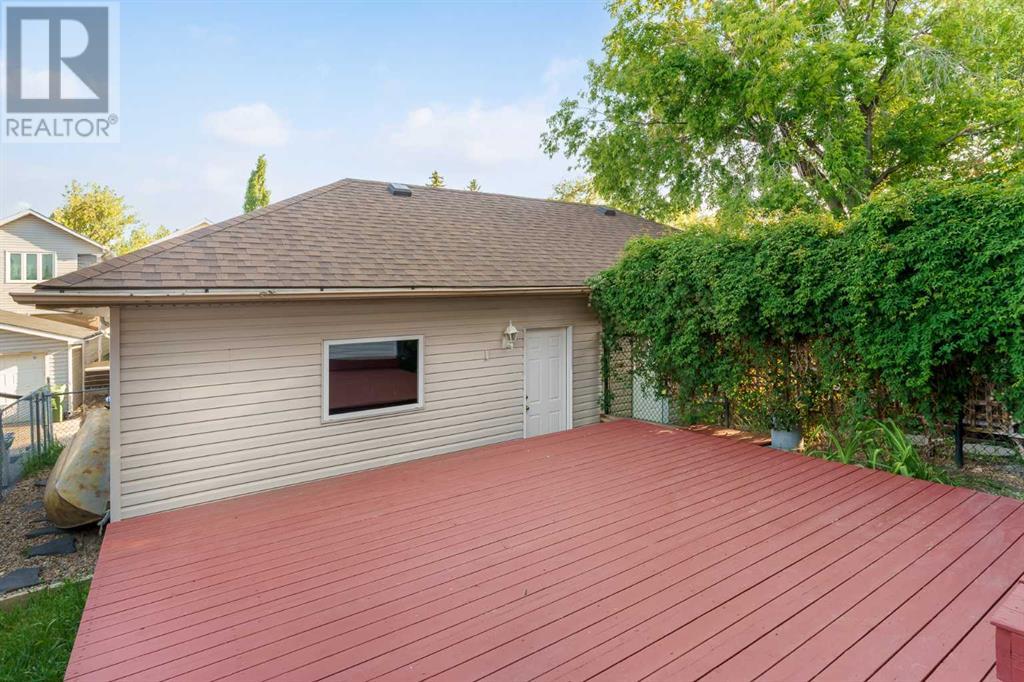 Single Family House for Sale in   Avenue SW Windsor Park Calgary 