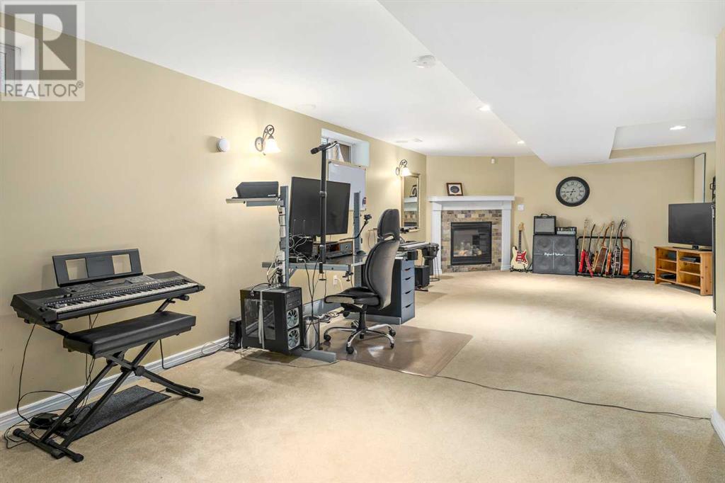 Single Family House for Sale in   Avenue SW Windsor Park Calgary 