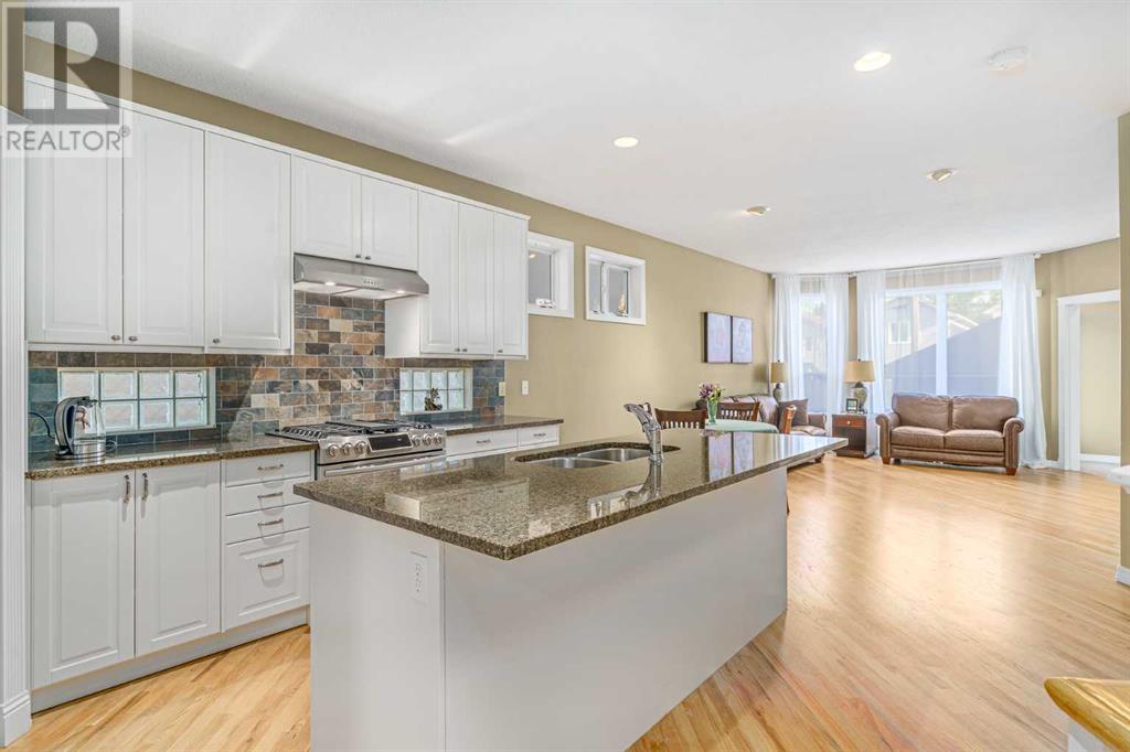 Single Family House for Sale in   Avenue SW Windsor Park Calgary 