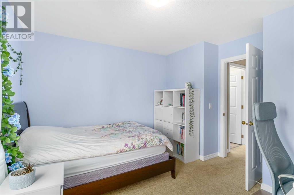 Single Family House for Sale in   Avenue SW Windsor Park Calgary 