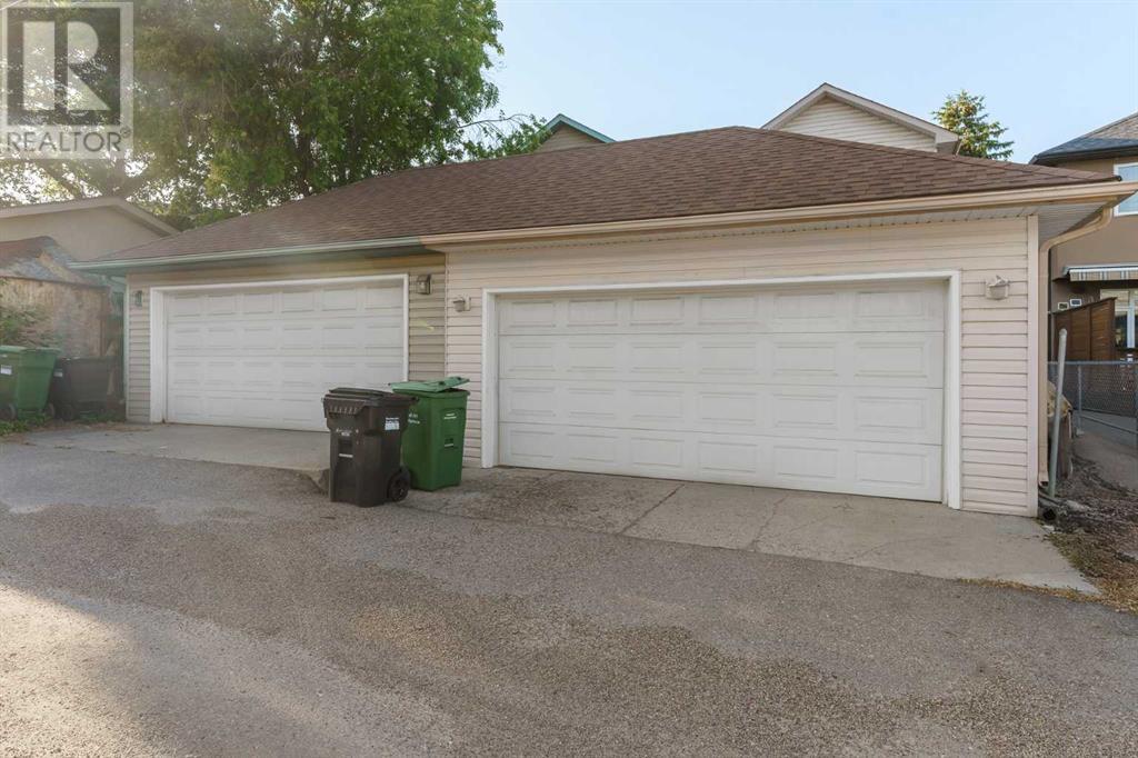Single Family House for Sale in   Avenue SW Windsor Park Calgary 