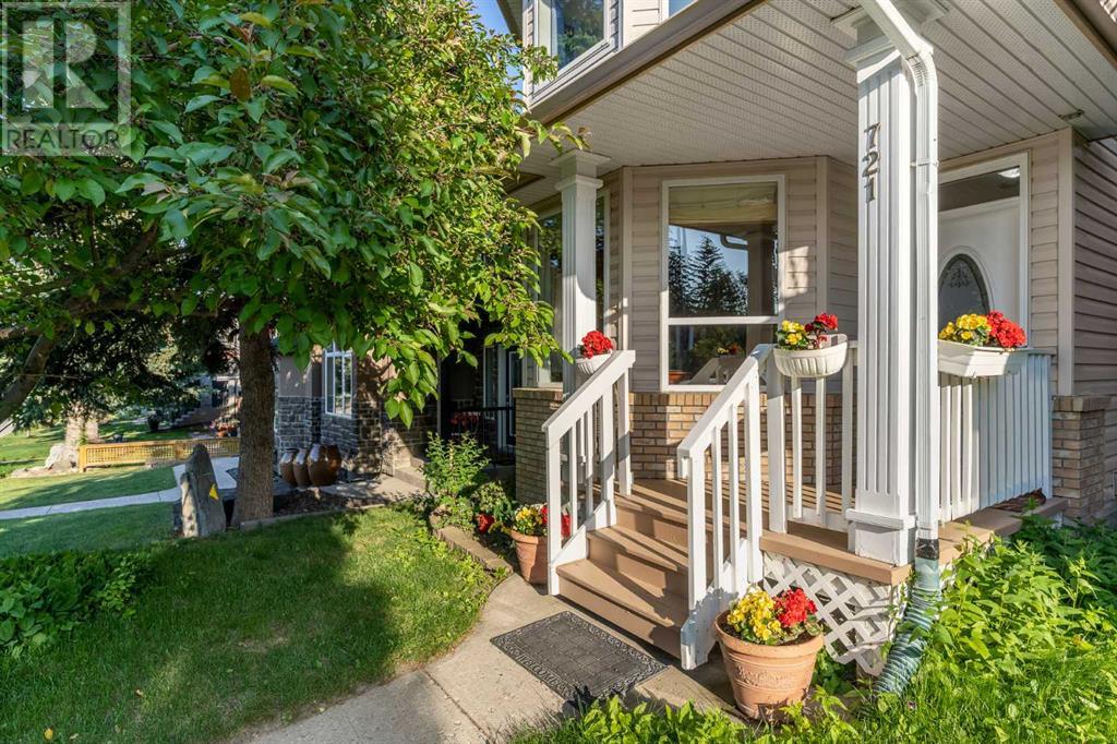 Single Family House for Sale in   Avenue SW Windsor Park Calgary 