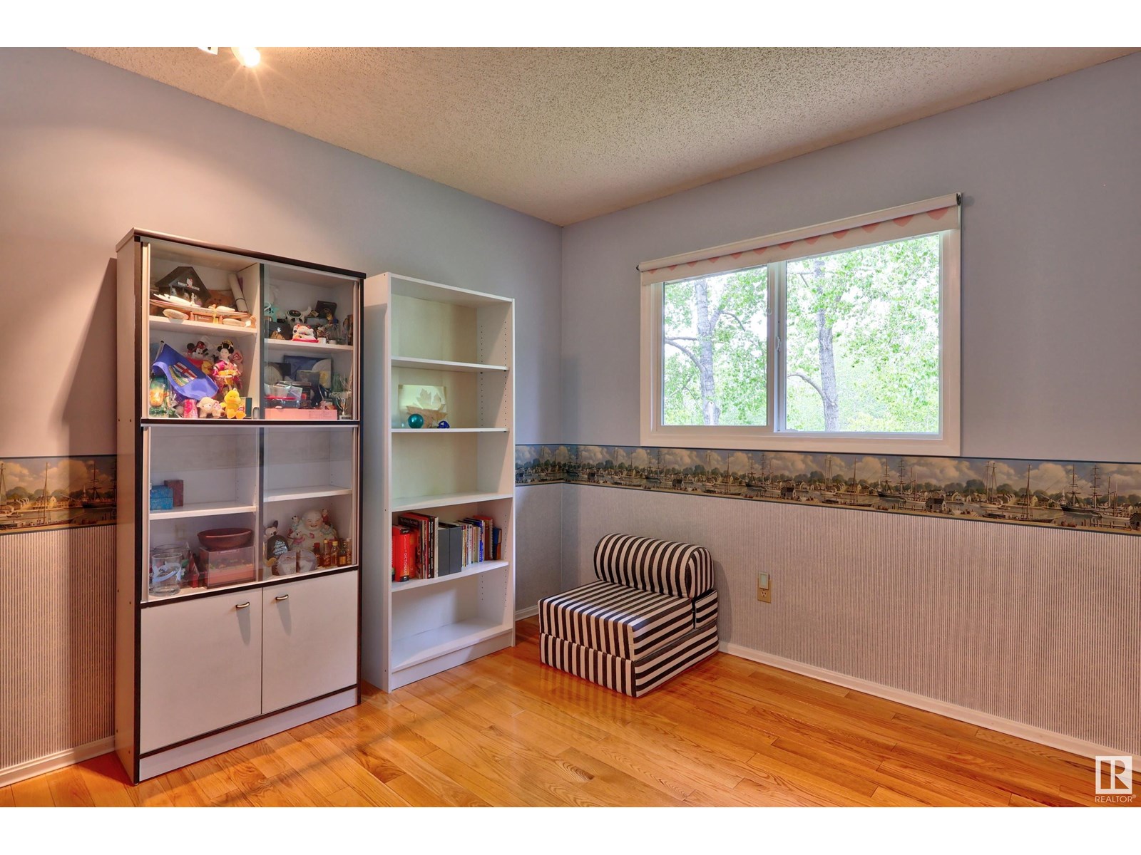 Photo 11 of 1804 114 St Nw, Edmonton AB