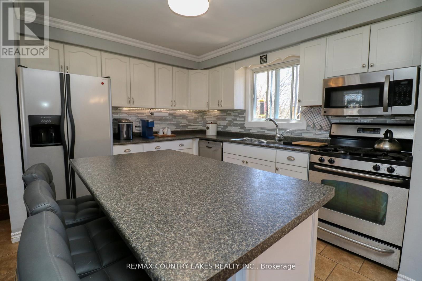 Photo 28 of 271 Lakeland Crescent, Brock ON