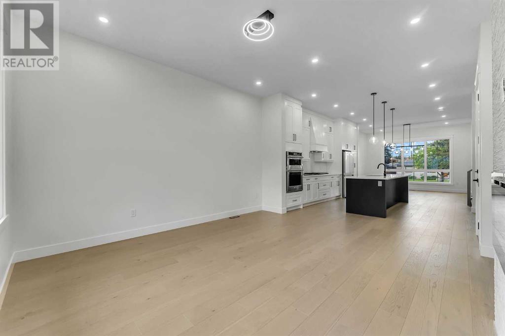 Single Family House for Sale in   Avenue NW Bowness Calgary 