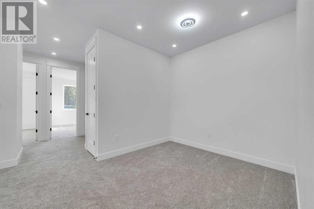 Single Family House for Sale in   Avenue NW Bowness Calgary 