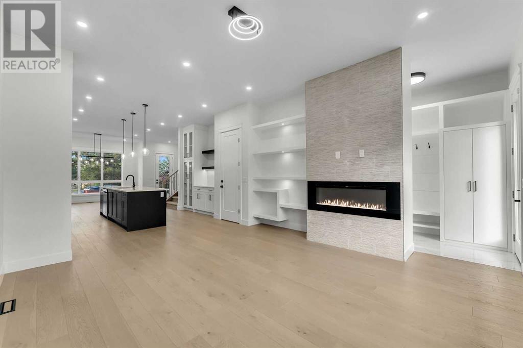 Single Family House for Sale in   Avenue NW Bowness Calgary 