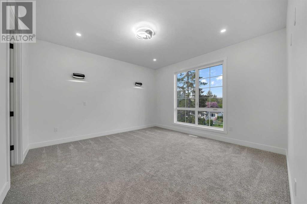 Single Family House for Sale in   Avenue NW Bowness Calgary 