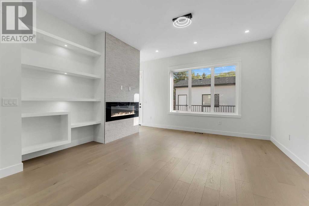 Single Family House for Sale in   Avenue NW Bowness Calgary 