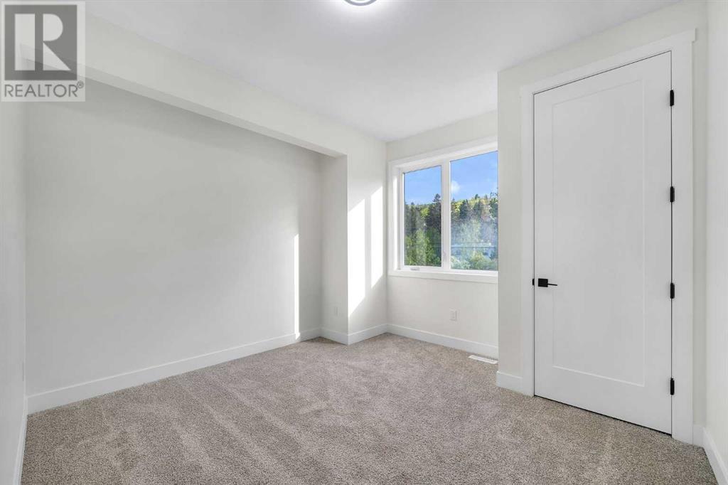 Single Family House for Sale in   Avenue NW Bowness Calgary 