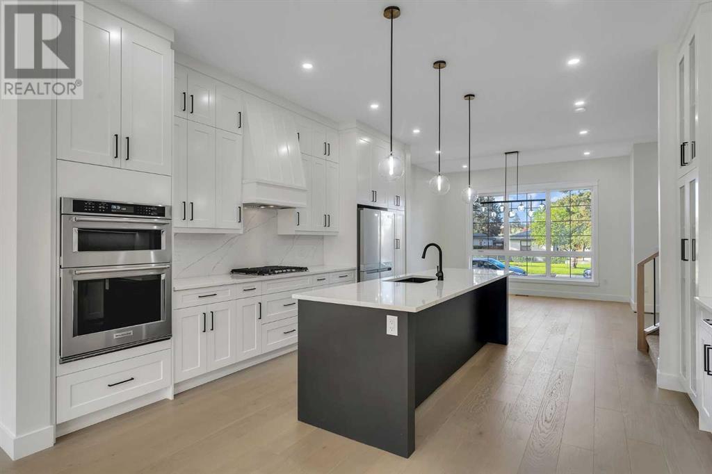 Single Family House for Sale in   Avenue NW Bowness Calgary 
