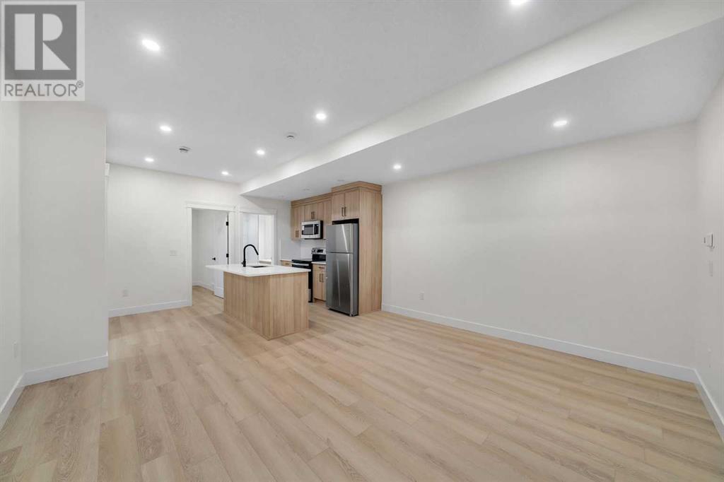 Single Family House for Sale in   Avenue NW Bowness Calgary 