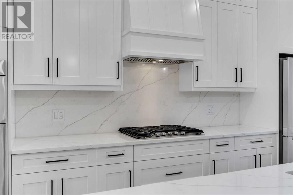 Single Family House for Sale in   Avenue NW Bowness Calgary 