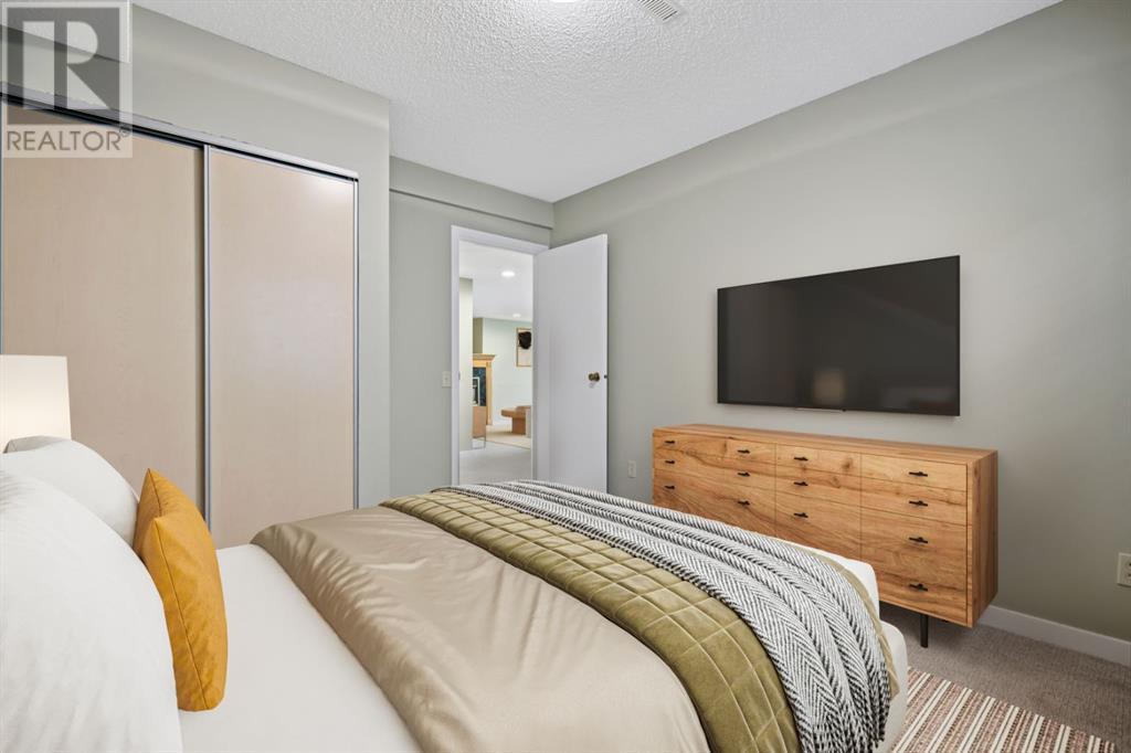 Single Family House 4 Level for Sale in  Hawkhill Way NW Hawkwood Calgary 