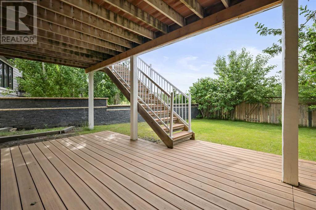 Single Family House 4 Level for Sale in  Hawkhill Way NW Hawkwood Calgary 