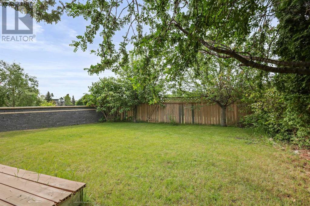 Single Family House 4 Level for Sale in  Hawkhill Way NW Hawkwood Calgary 