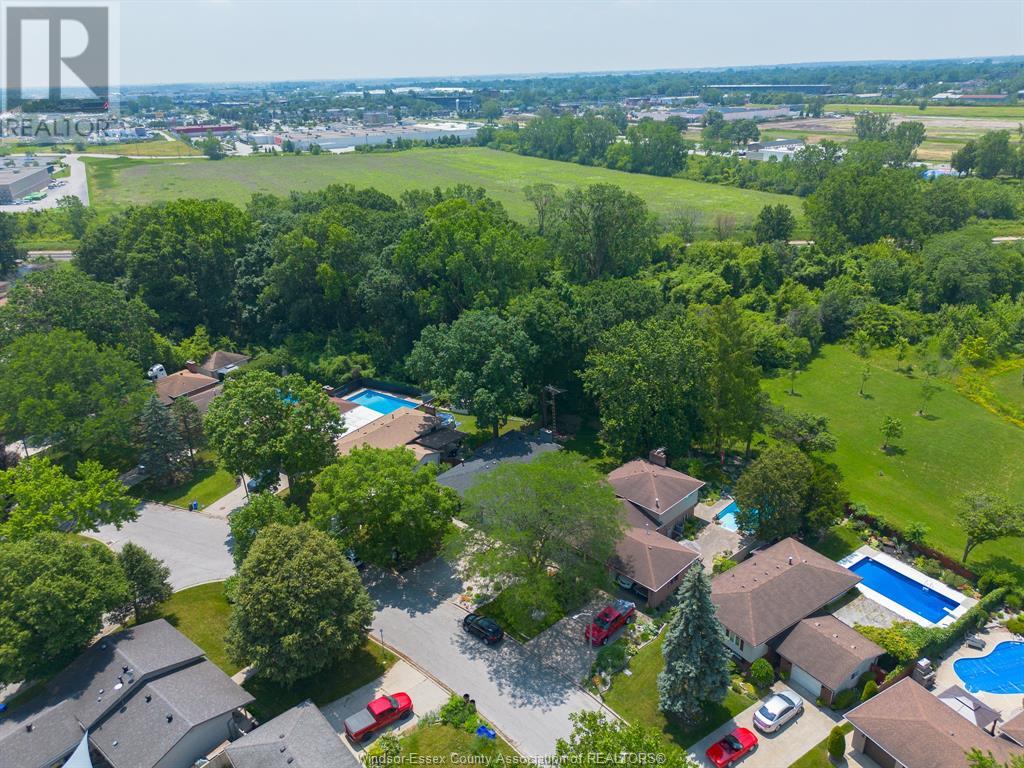 Photo 38 of 1361 Isabelle, Windsor ON