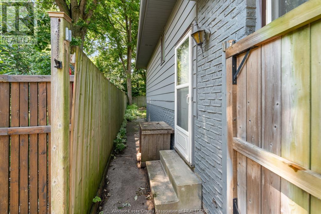 Photo 8 of 1361 Isabelle, Windsor ON