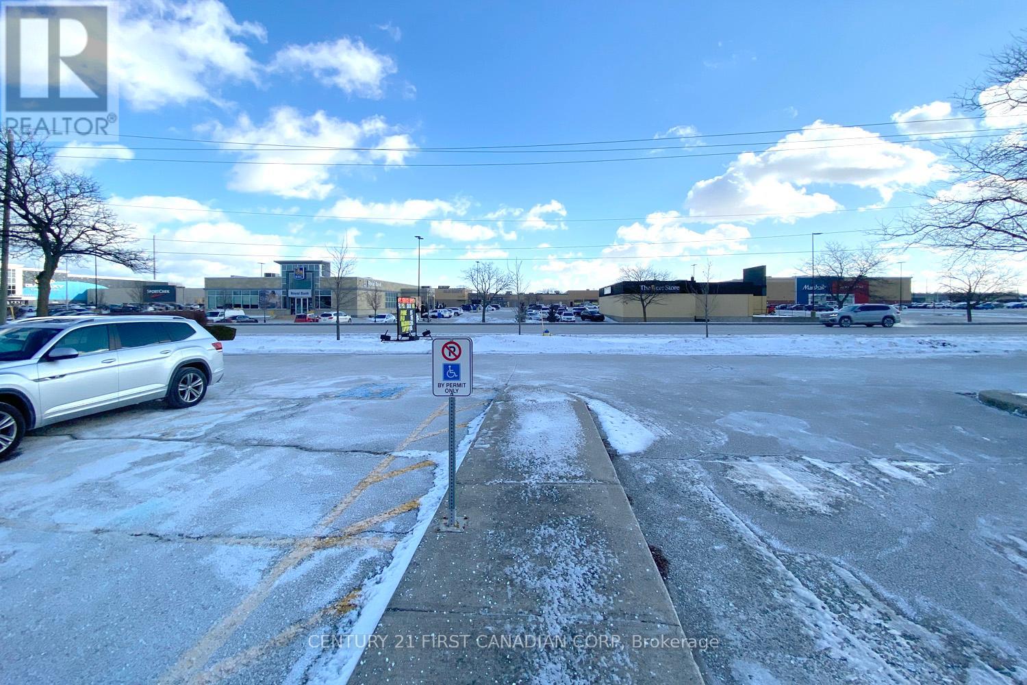 Photo 14 of 21 1362 Lambton Mall Road, Sarnia ON