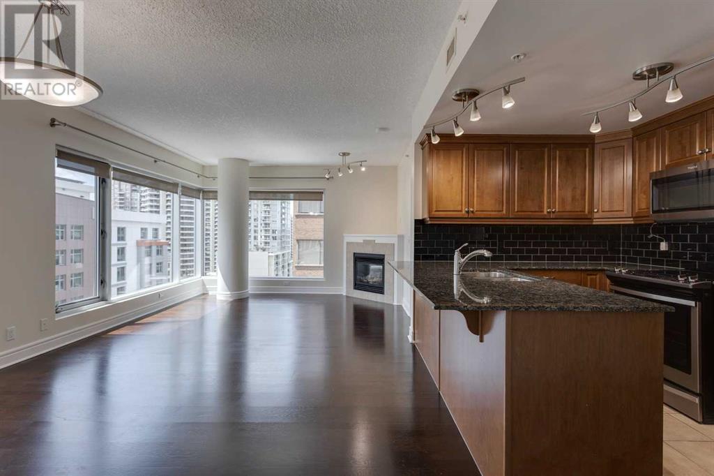 Single Family House for Sale in    Avenue SW Downtown Commercial Core Calgary 