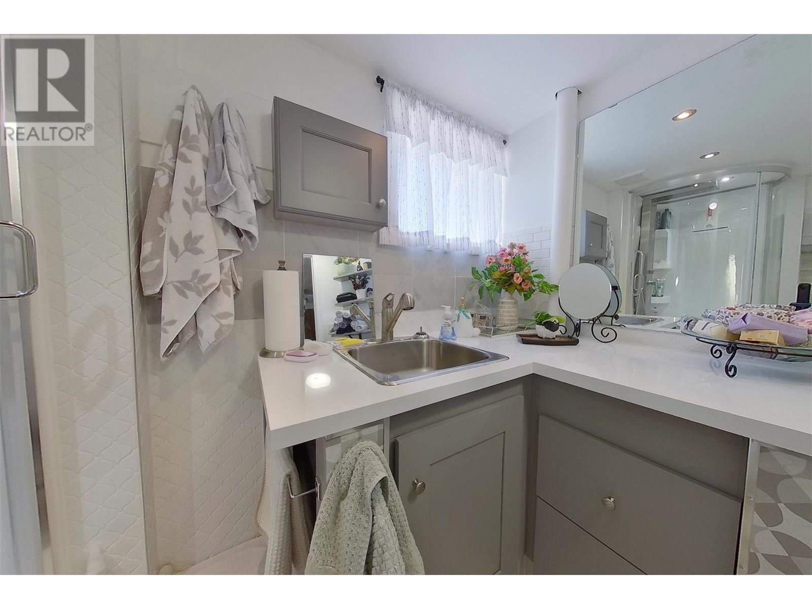 Photo 58 of 515 Canyon Street, Creston BC