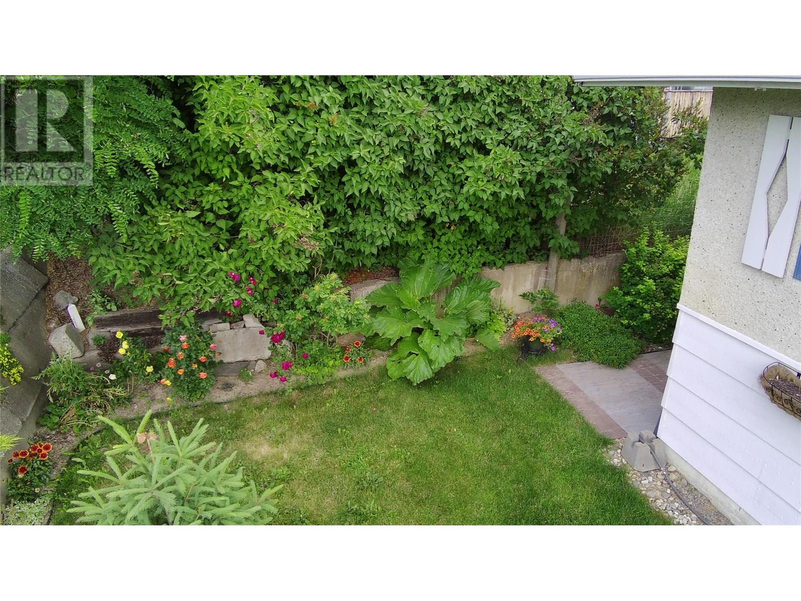 Photo 1 of 515 Canyon Street, Creston BC