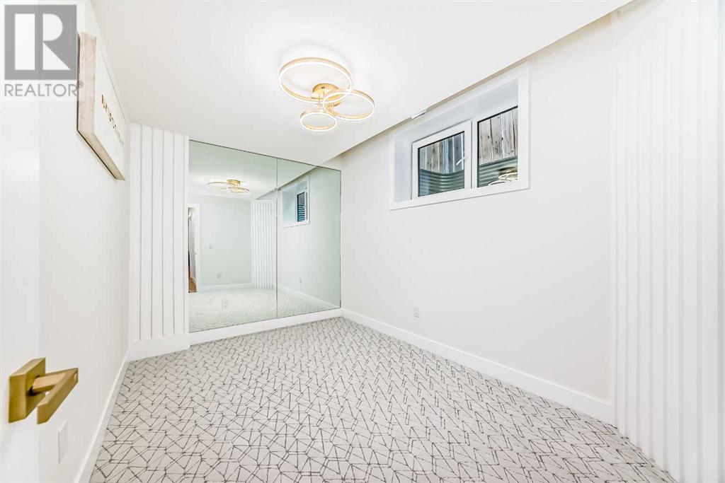 Single Family House for Sale in   Street SW Shaganappi Calgary 