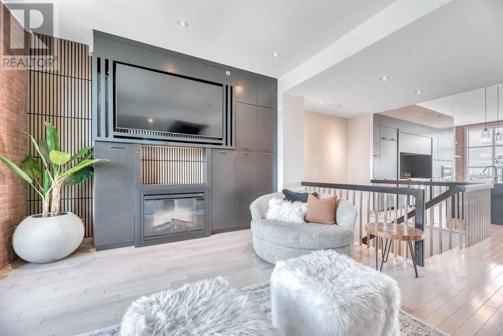 Single Family House for Sale in  Aspen Meadows Hill SW Aspen Woods Calgary 