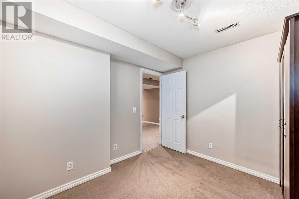 Single Family House for Sale in  Coverdale Way NE Coventry Hills Calgary 