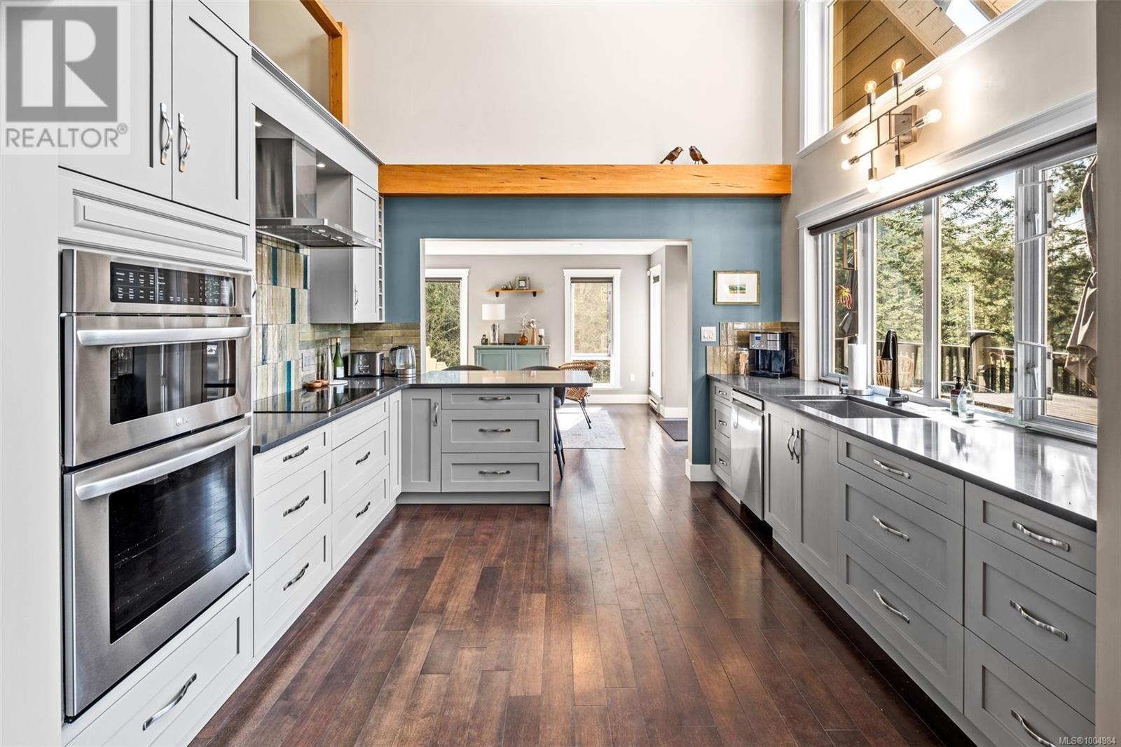 Photo 9 of 4920 Nagle Rd, Sooke BC