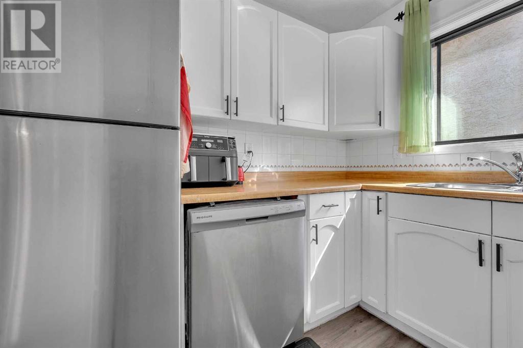 Single Family House Bi-level for Sale in  Taraglen Road NE Taradale Calgary 