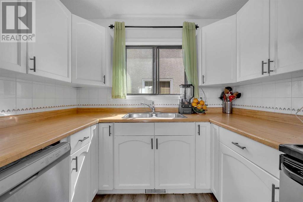 Single Family House Bi-level for Sale in  Taraglen Road NE Taradale Calgary 