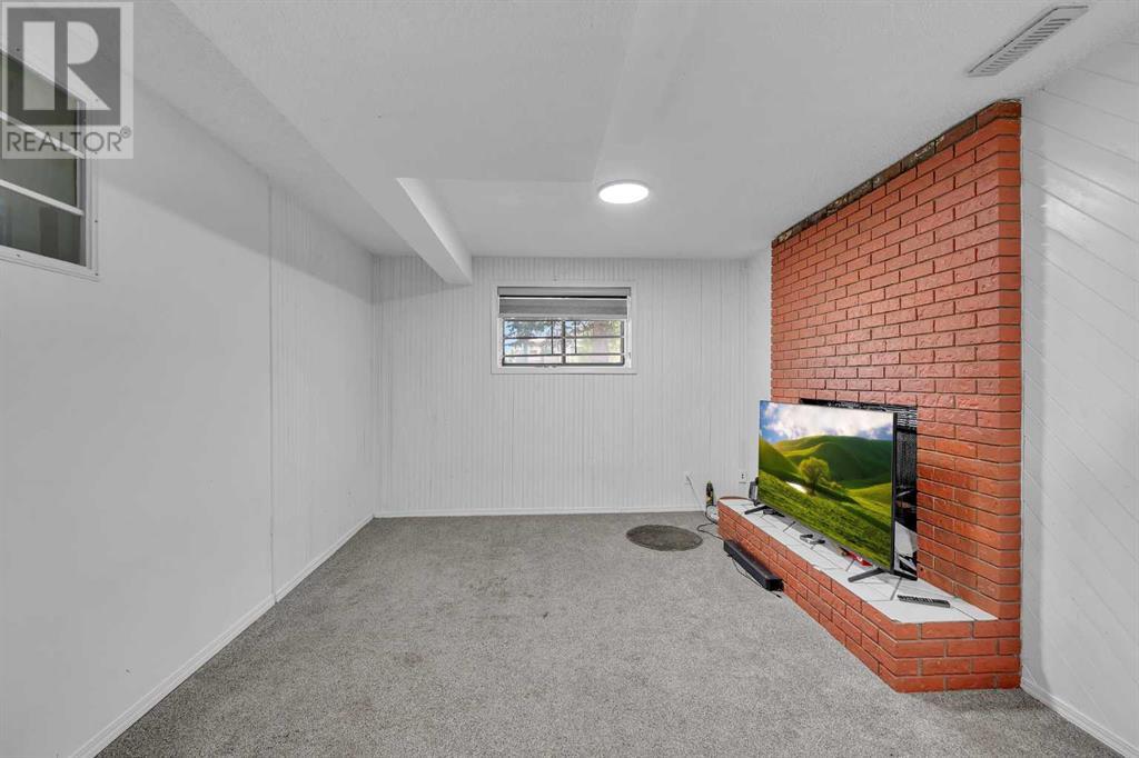 Single Family House Bi-level for Sale in  Taraglen Road NE Taradale Calgary 