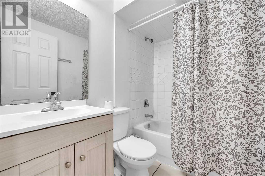 Single Family House Bi-level for Sale in  Taraglen Road NE Taradale Calgary 