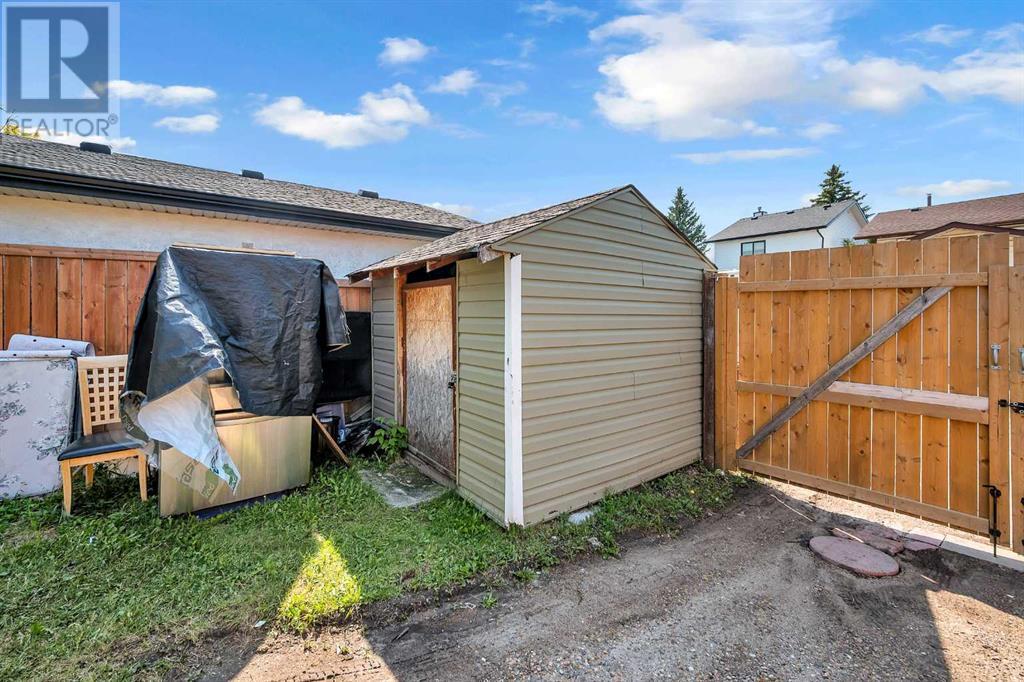 Single Family House Bi-level for Sale in  Taraglen Road NE Taradale Calgary 