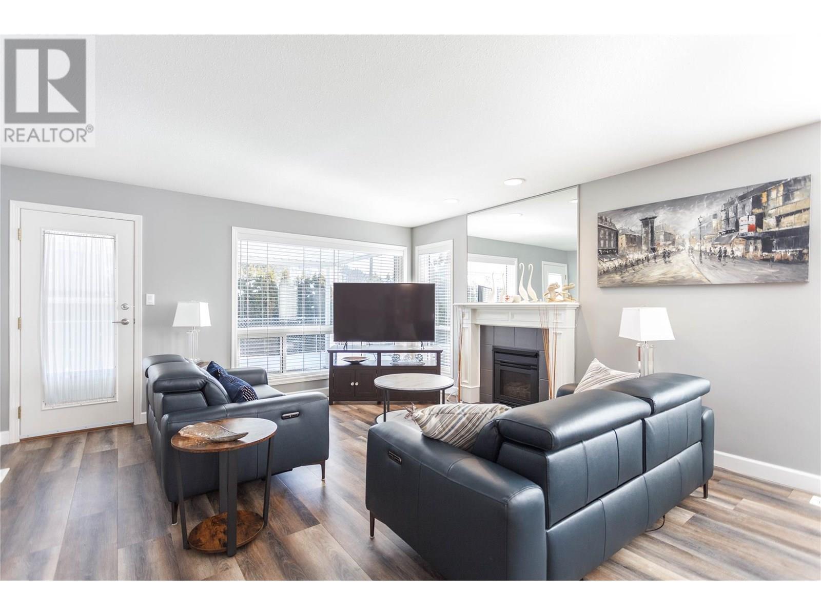 #4 2675 PINE AVENUE - Image 11