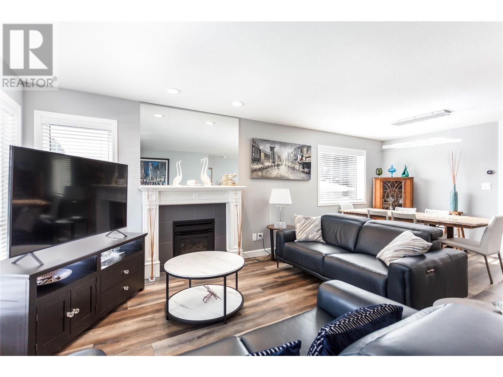 #4 2675 PINE AVENUE - Image 13